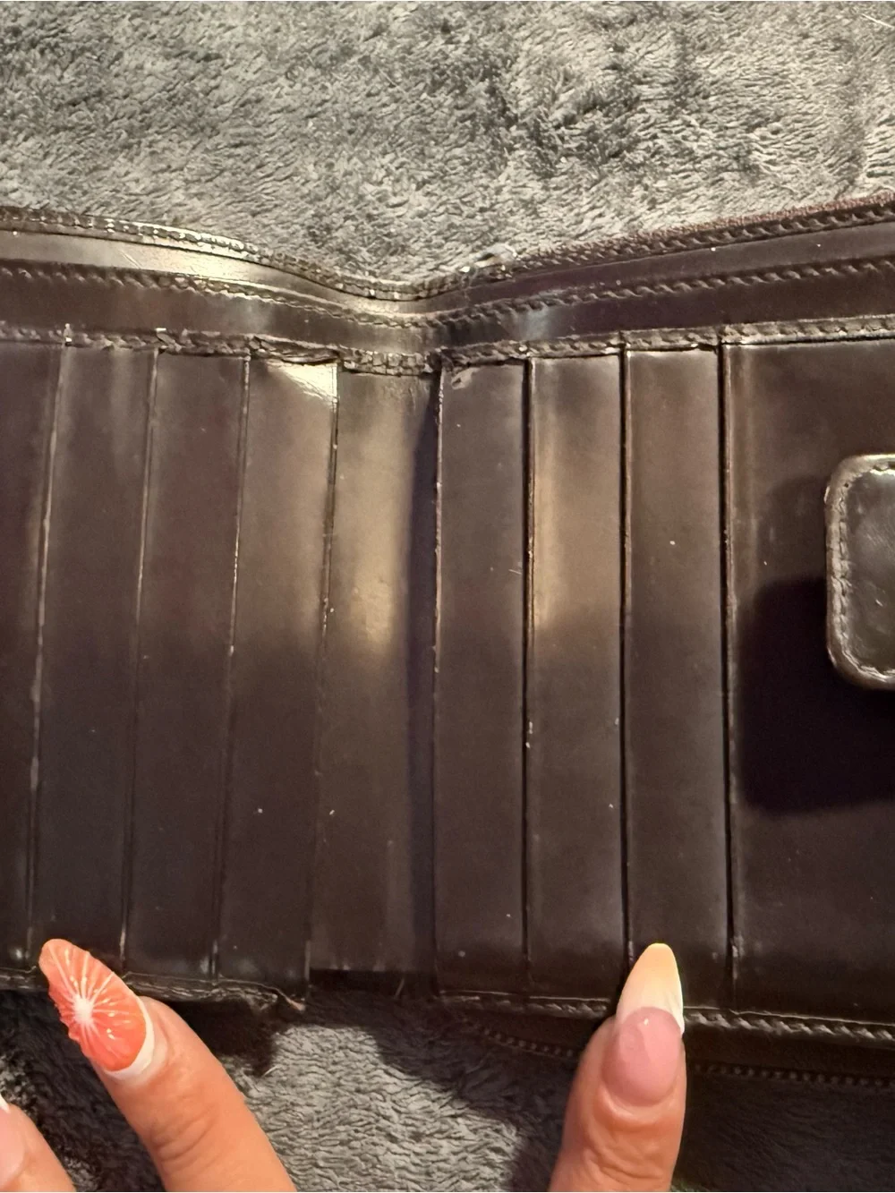Gucci Brown GG Canvas Zip Wallet - Picture 4 of 6